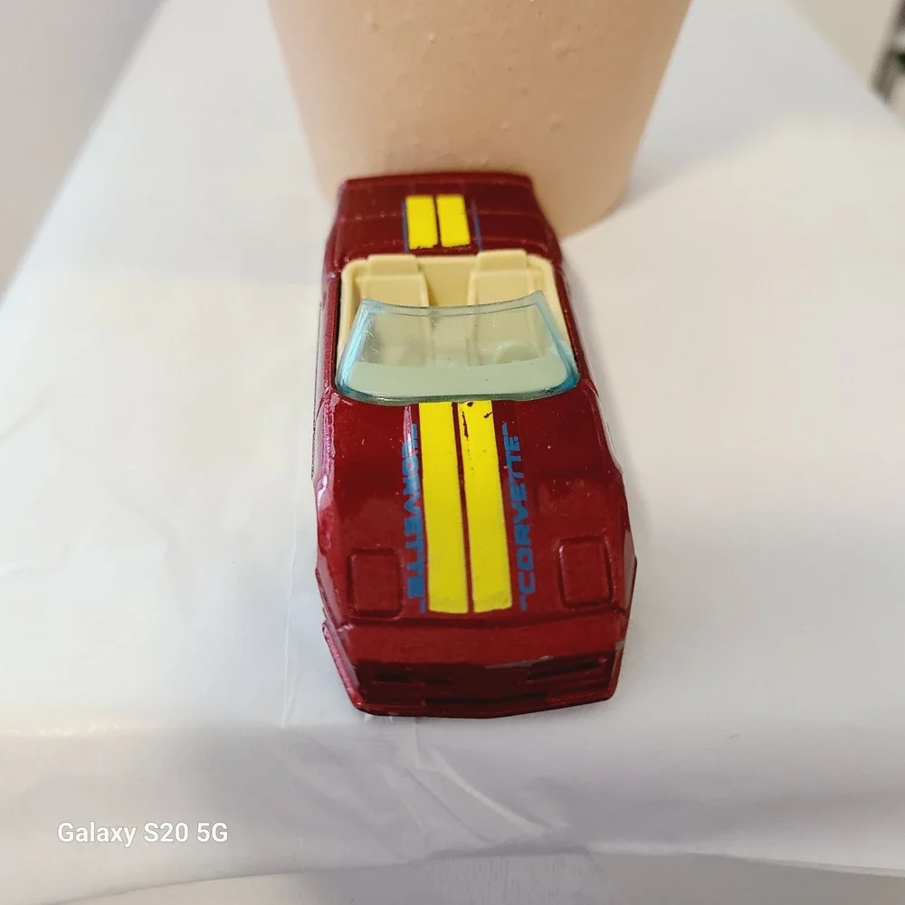 Hot‎ Wheels 1988 Custom Corvette Burgundy Convertible Diecast Toy Car
